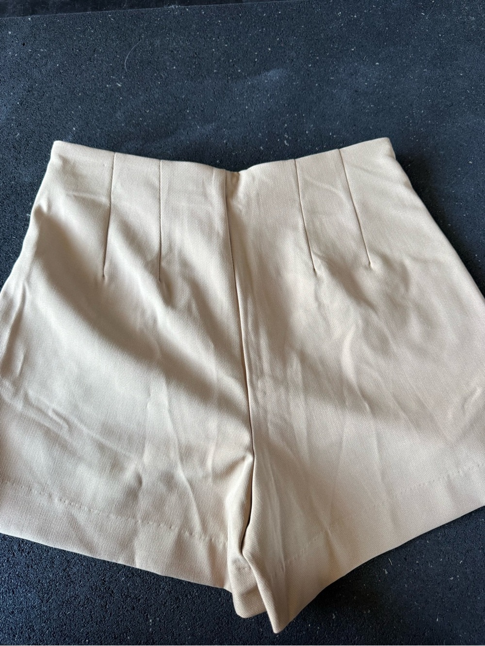 High-Waist Cream Tailored Women’s Shorts - Picture 3 of 3